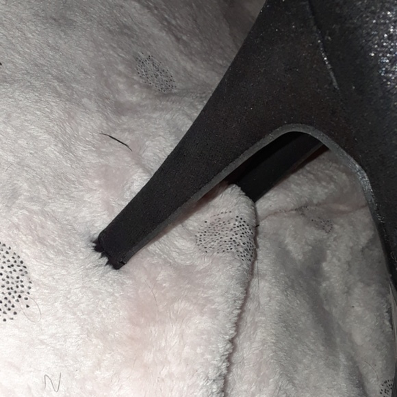 Deep Black, Gold Middle Cover Heel - Picture 4 of 8